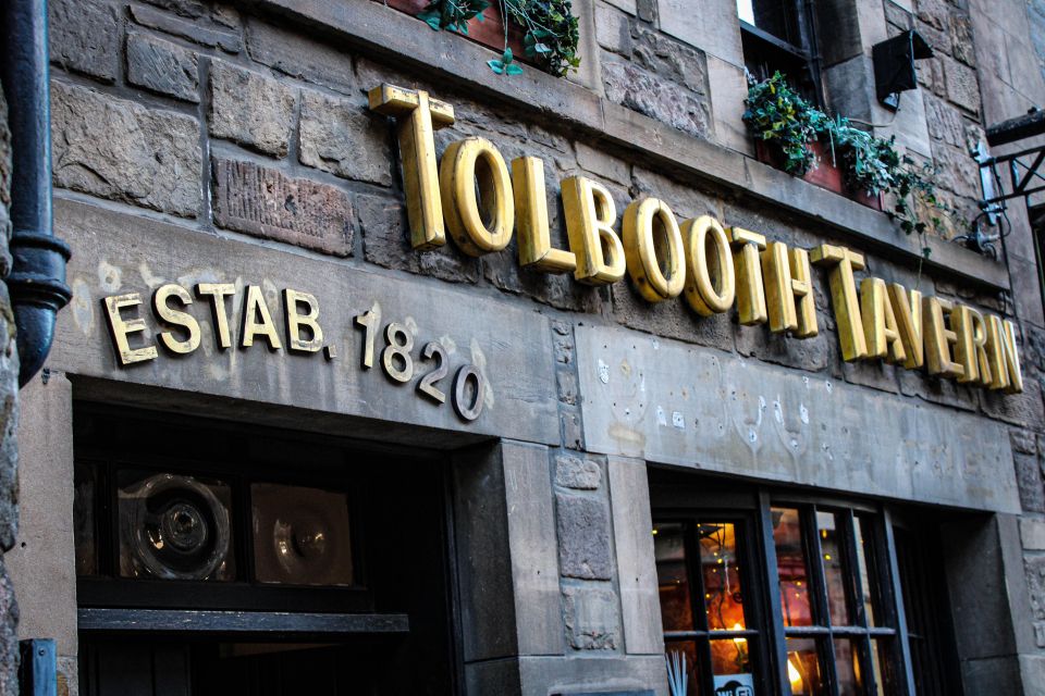 Edinburgh: Whisky Flight in One of the Oldest Pubs - Booking Information