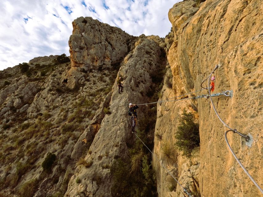 Elda: Bolón Ferrata, Record Zip Line. - Safety and Equipment Provided