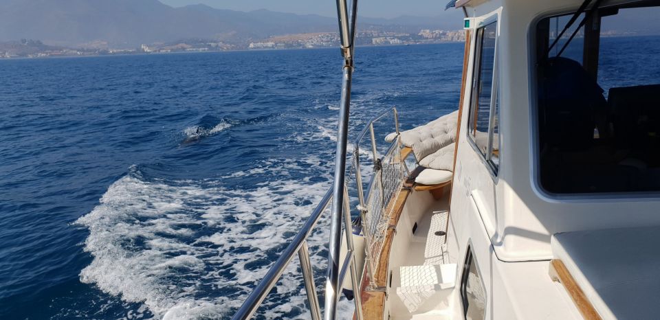 Estepona: Sunset Boat Trip & Cava & Tapas - Snacks and Drinks on Board