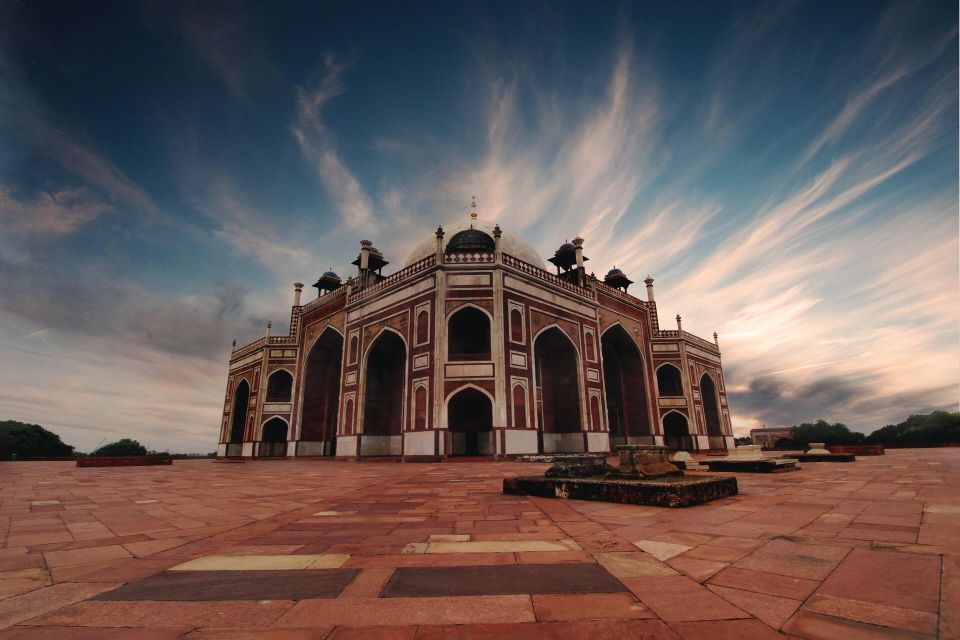 Evening New Delhi Guided Tour With Street Food - Unique Sites of New Delhi