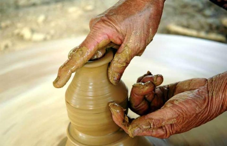 Experience Making Pottery With Local Craftsman in Local Home - Whats Included