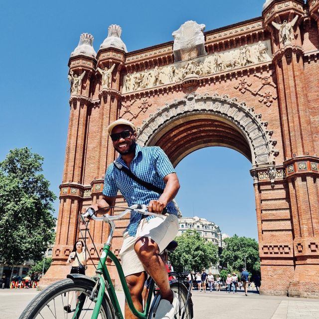 Explore Barcelona by Bike & Photo Shooting - Detailed Itinerary