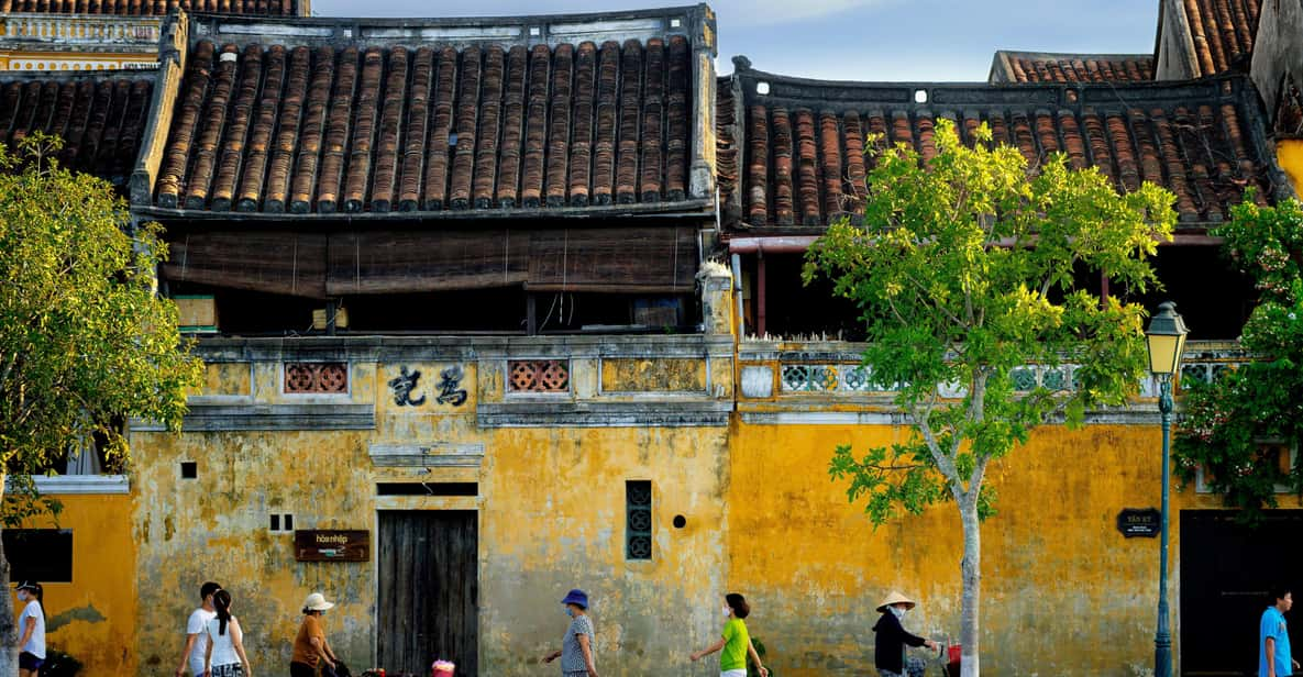 EXPLORE HOI AN CITY TOUR-BOAT RIDE-RELEASE FLOWER LANTERN - Included in the Tour