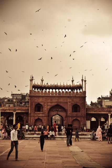 Explore Old Delhi in Tuk Tuk and New Delhi by Car - Itinerary of Must-See Landmarks