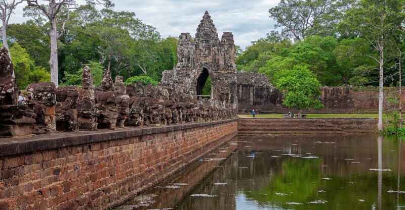 Explore The Beautiful Day View With Angkor Gondola Boat Ride - Essential Requirements