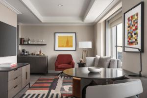 Four Seasons Hotel San Francisco at Embarcadero - Room Types and Features