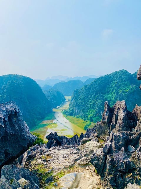 Friendly Travel: Hoa Lu - Tam Coc - Mua Cave/ Full Service - Participant Information