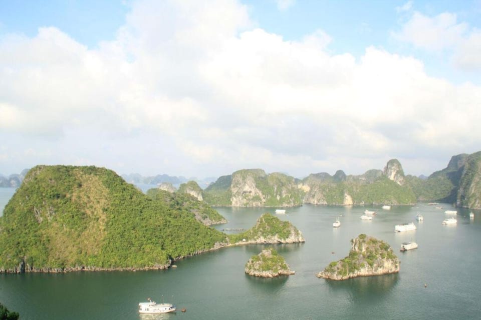 From Ha Noi: Explore Ha Long Bay & 6-Hour Cruise on Day Trip - Relaxing Sunset Party