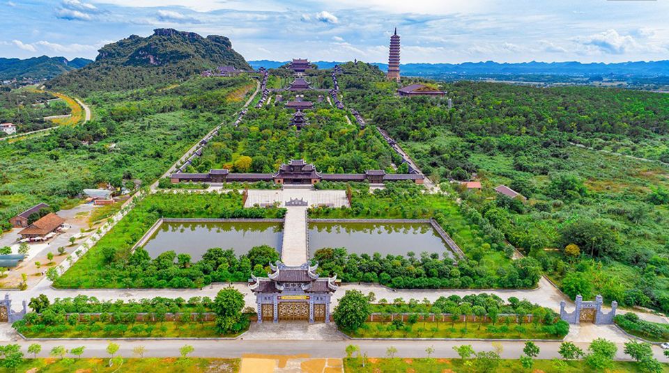 From Hanoi: Bai Dinh, Trang An, and Mua Cave Full-Day Tour - Lunch Experience