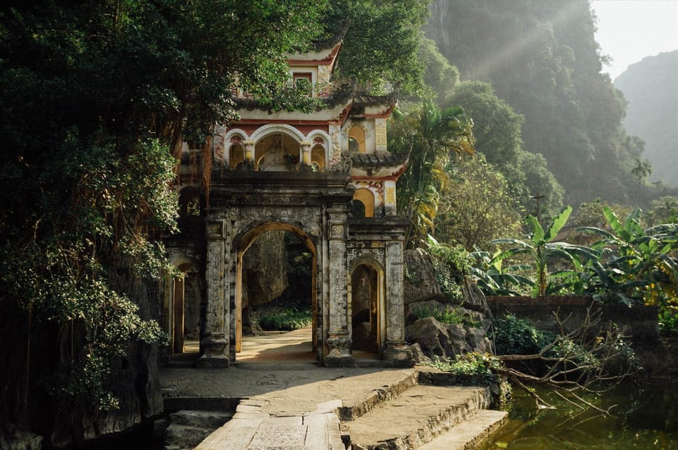 From Hanoi: Hoa Lu / Bai Dinh & Bich Dong & Thung Nham - Scenic Bich Dong Temple