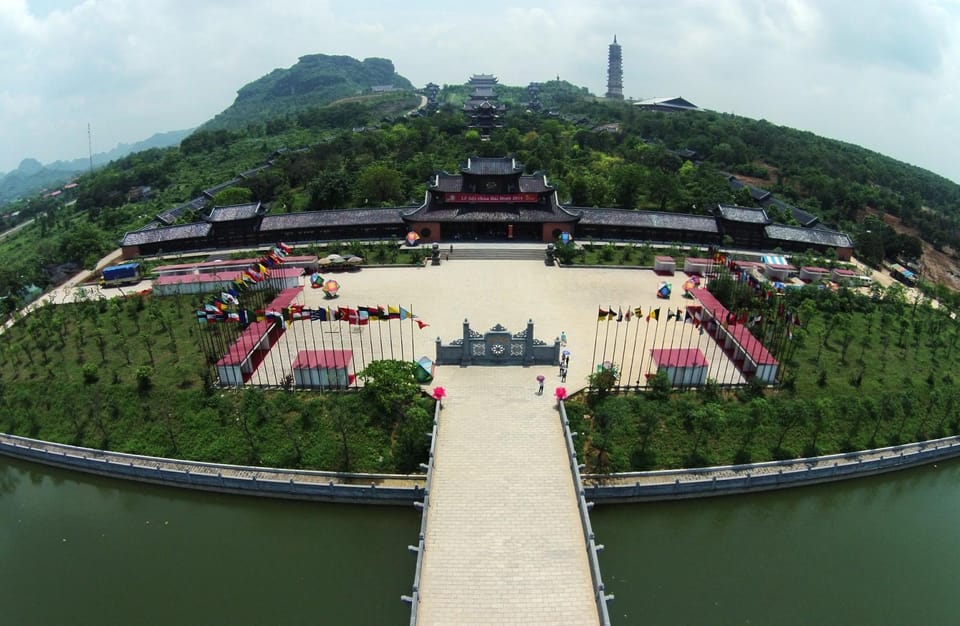 From Hanoi: Ninh Binh, Bai Dinh, Trang An, and Mua Cave Trip - Hiking at Mua Cave