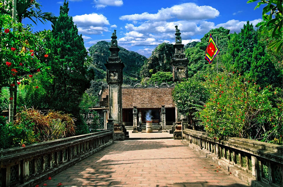 From Hanoi: Ninh Binh, Hoa Lu, Tam Coc Boat Trip & Mua Cave - Included in the Tour