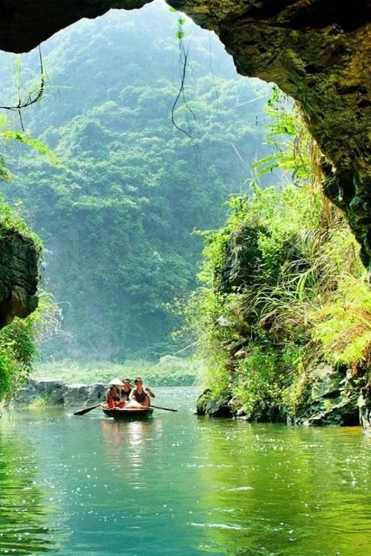 From Hanoi: Ninh Binh Hoa Lu, Tam Coc or Trang An - Tam Coc Boat Ride