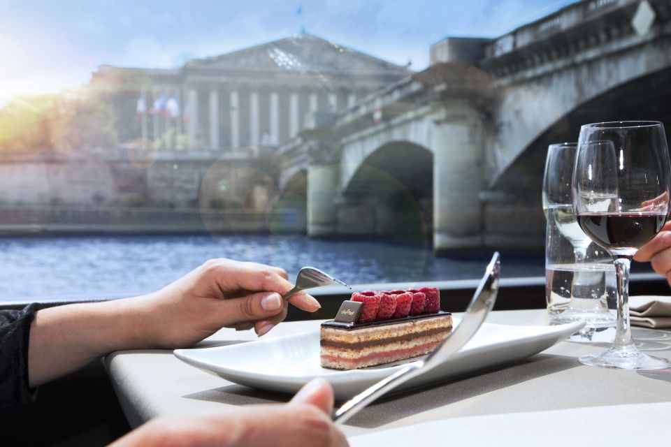 From London: Paris Tour With Lunch Cruise & Sightseeing Tour - Lunch Cruise Experience