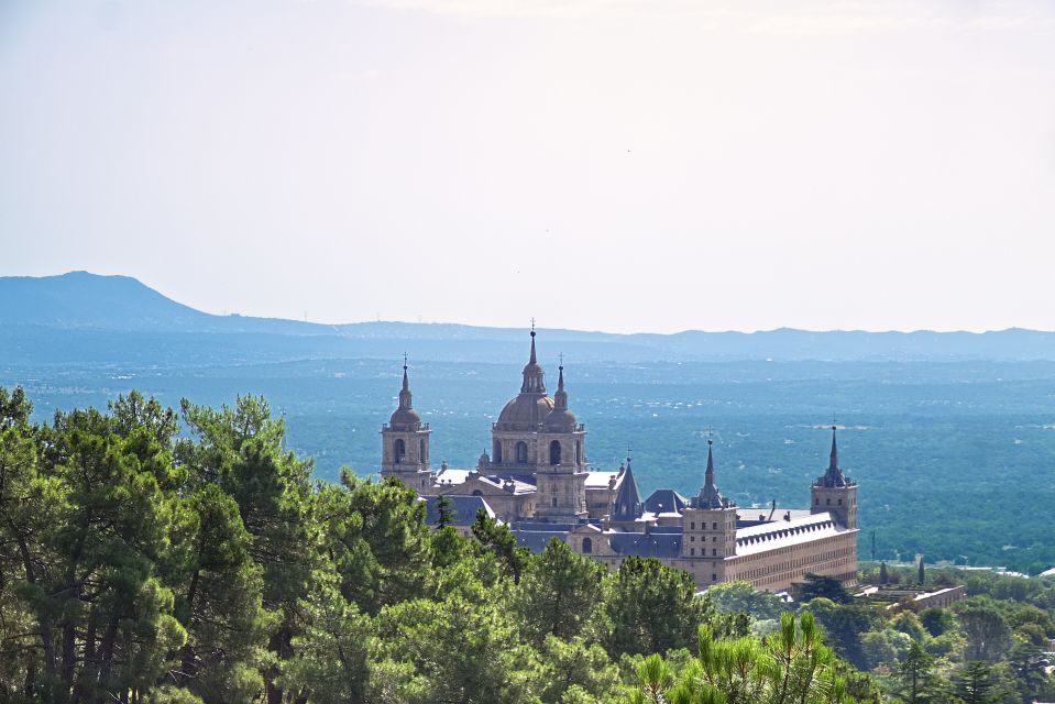 From Madrid: El Escorial and Valleys Basilica Half Day Tour - Important Information