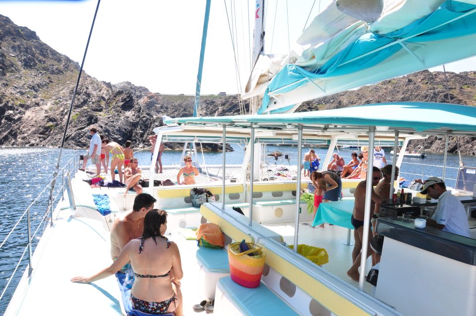 From Roses: Catamaran Cruise to Cap De Creus - Lunch and Drink Details