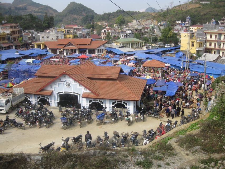 From Sapa: Ethnic Colorful Market On Sun Day - Bac Ha - Local Market Features