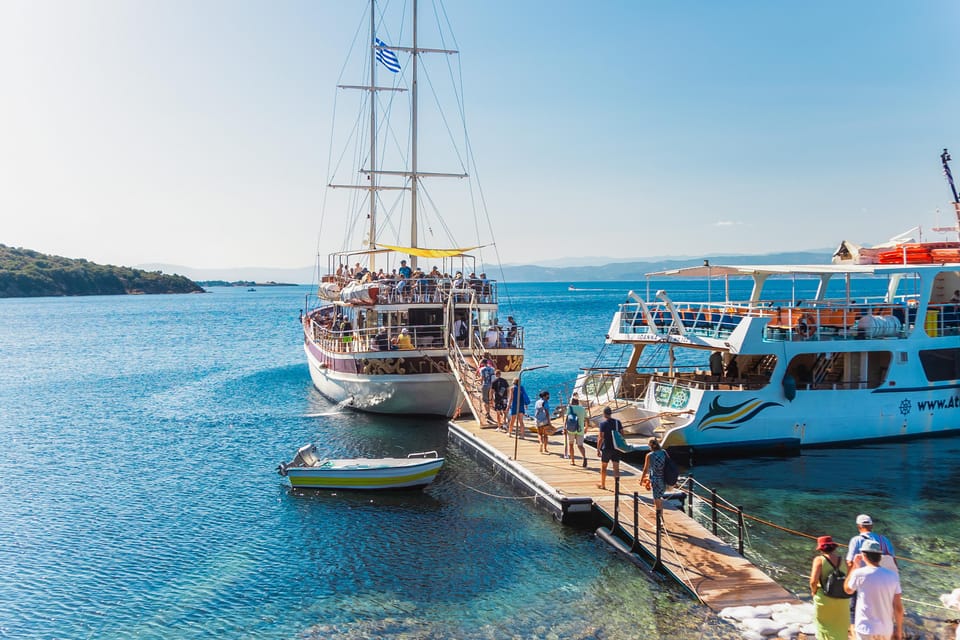 From Thessaloniki: Halkidiki Blue Lagoon Cruise With Lunch - Free Time at Banana Beach