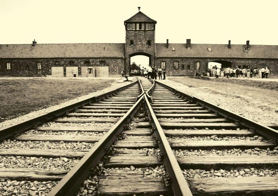 From Warsaw: Auschwitz Day Tour by Private Car With Lunch - Highlights of the Tour