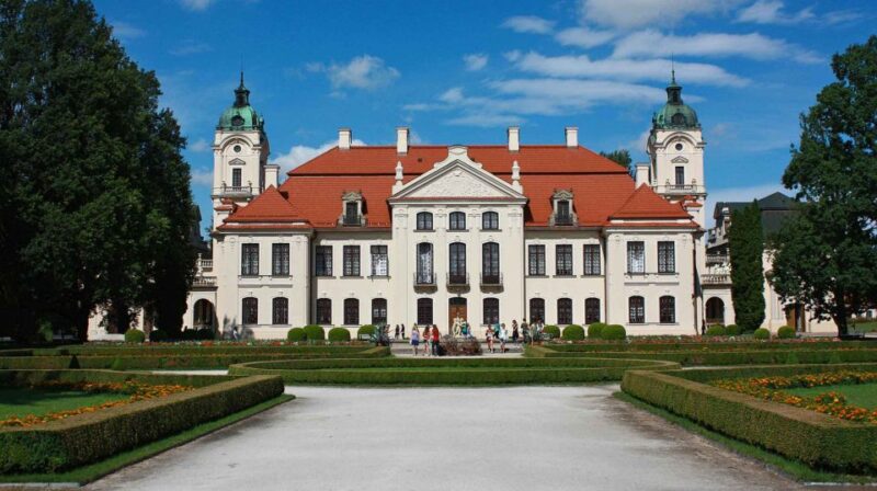From Warsaw: Kazimierz Dolny, Lublin, Majdanek & Kozłówka - Inclusions and Exclusions