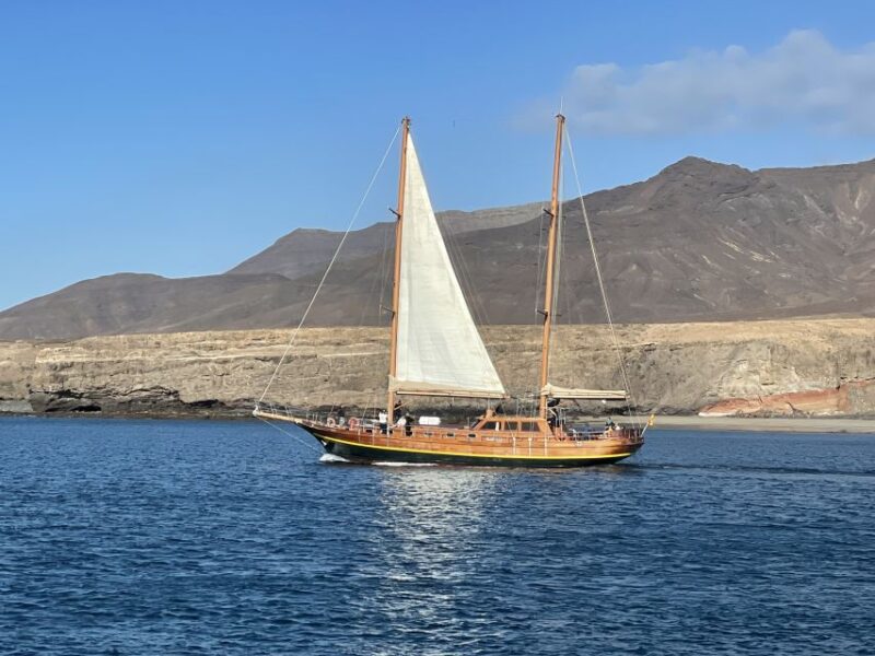 Fuerteventura: Exclusive Turkish Gulet Cruise With Lunch - Meeting Point and What to Bring