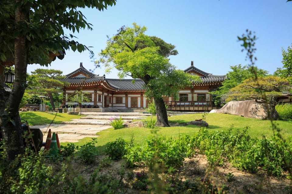 Full-Day Royal Gyeongju Tour: Discover Ancient History - Bulguksa Temple