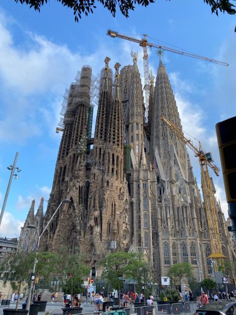 Full/Half Day Barcelona Highlights With Entrances & Tasting - Gothic Quarter Stroll