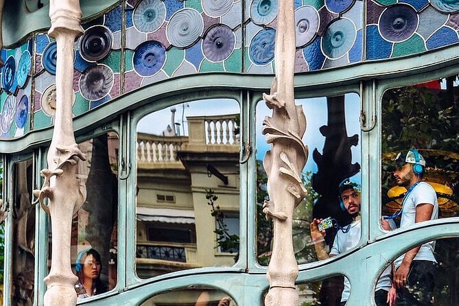 Gaudi Masterpiece: Casa Batlló With Expert Guide and STL Tickets - Interactive Exhibits and Insights