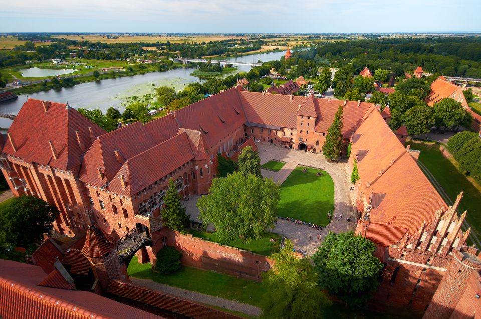 Gdansk: Malbork Castle Regular Tour - What to Expect