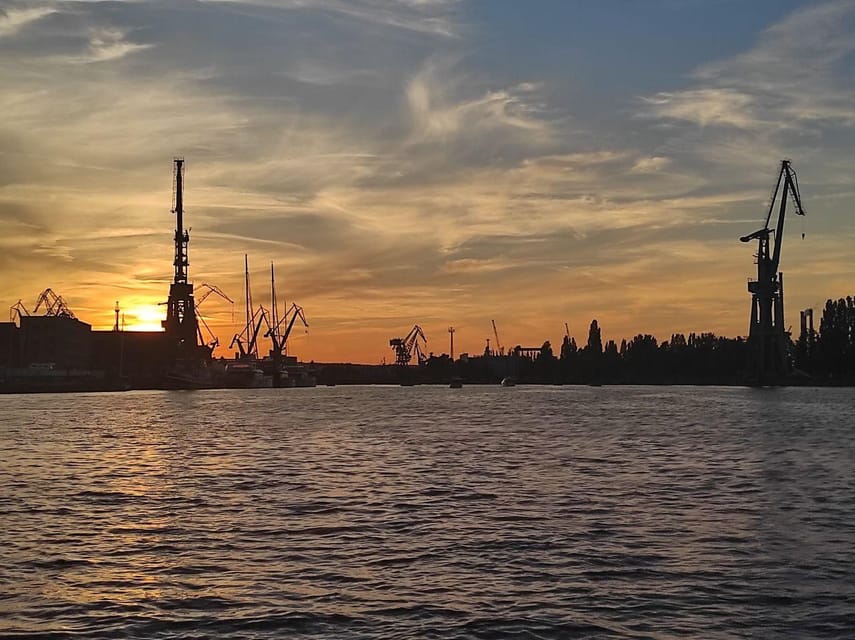 Gdańsk: Motława River Eco Cruise at Sunset With Prosecco - Meeting Point Details