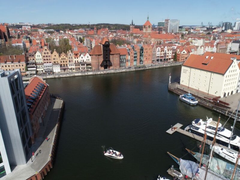 Gdańsk: Motława River Yacht Cruise - Included Services