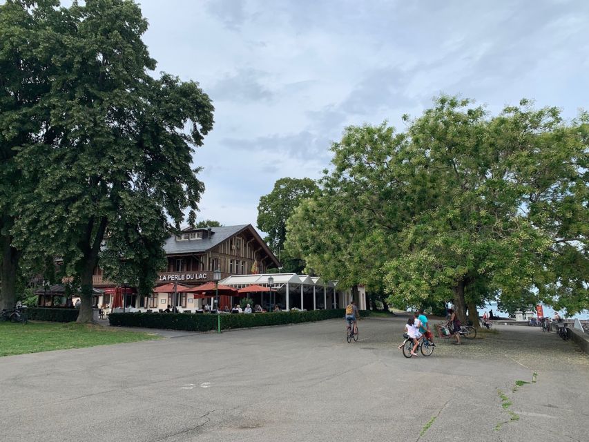 Geneva Lakeside Stroll: A Self-Guided Audio Tour - What to Bring