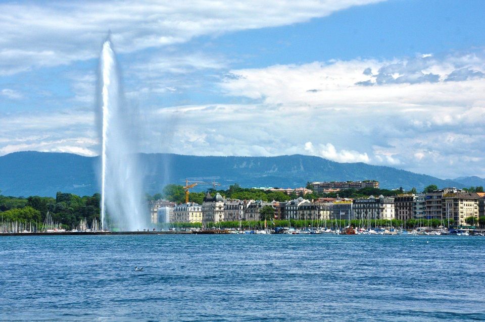 Geneva Private Walking Tour - Professional Tour Guide