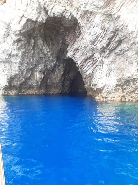 Giardini Naxos: Isola Bella and Grottos Cruise With Aperitif - Suitability and Capacity