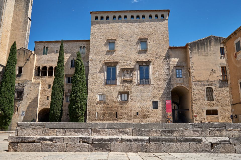 Girona: Cathedral of Girona + Art Museum + St. Felix Church - Meeting Point and Ticket Collection