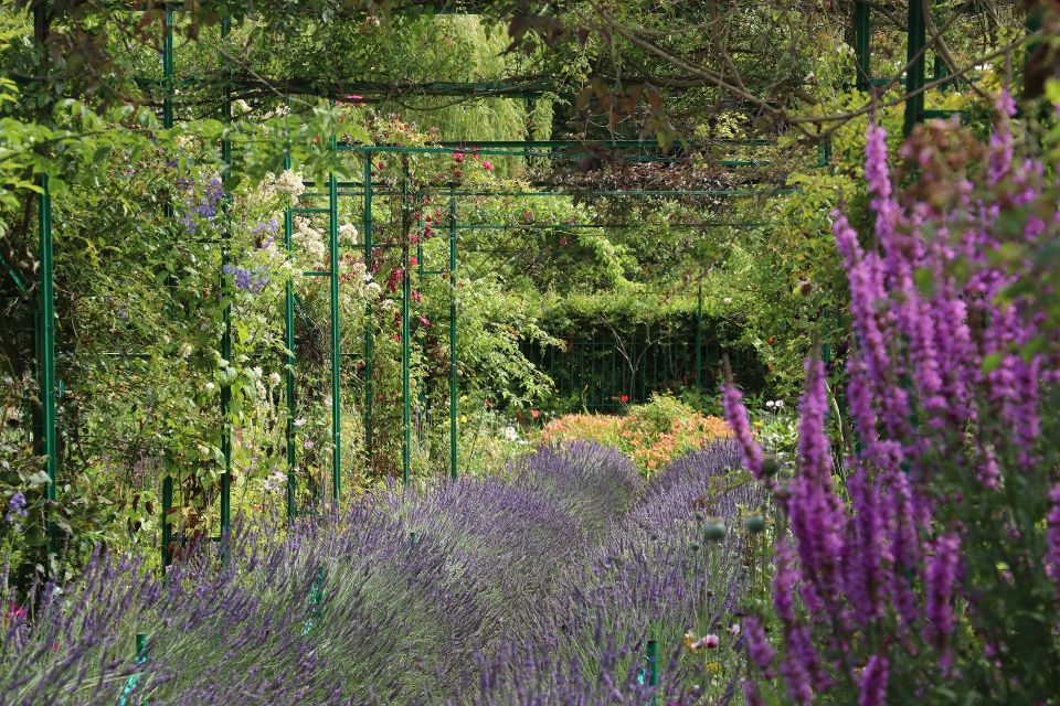 Giverny Private Guided Walking Tour - What to Expect