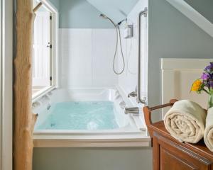 Goldberry Woods- A Modern Farm Resort - Outdoor Activities Available