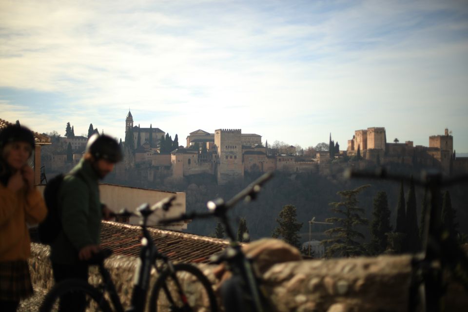 Granada: Albaicin and Sacromonte E-Bike Tour - Itinerary