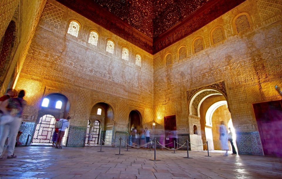 Granada: Alhambra and Nasrid Palaces Private Tour - Inclusions and Exclusions