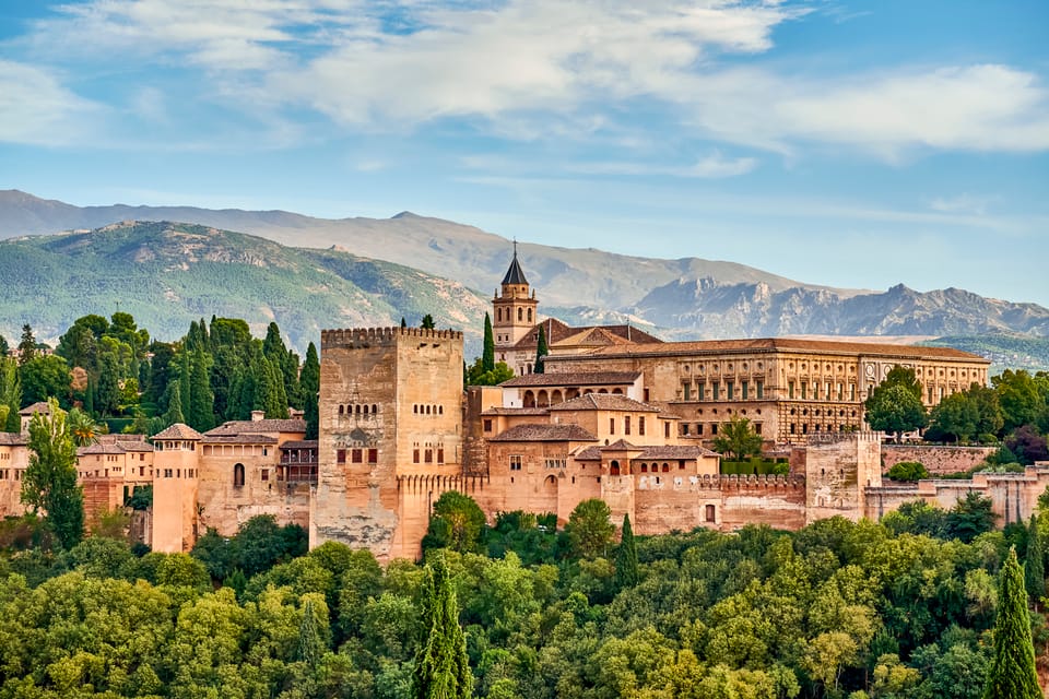 Granada: Alhambra Guided Tour and Flamenco Show - Cultural Highlights