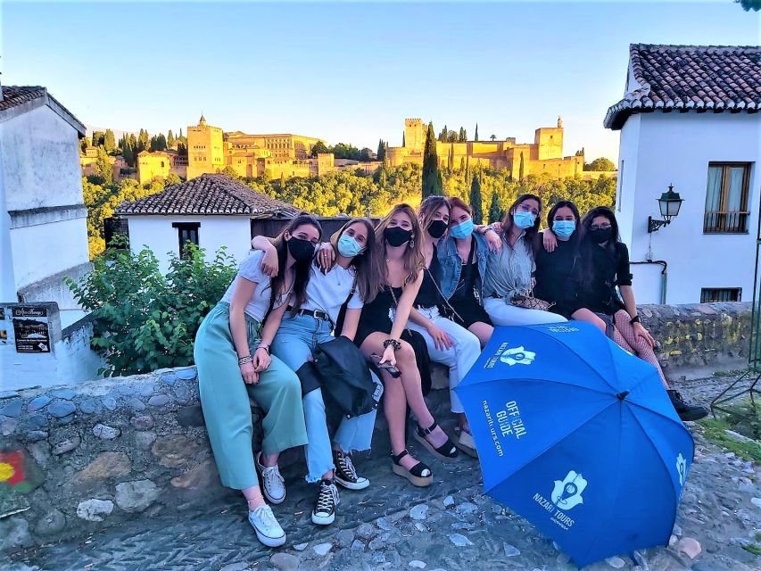 Granada: Private Tour of Albaicín, Sacromonte, and Viewpoints - Visiting Cave Houses in Sacromonte