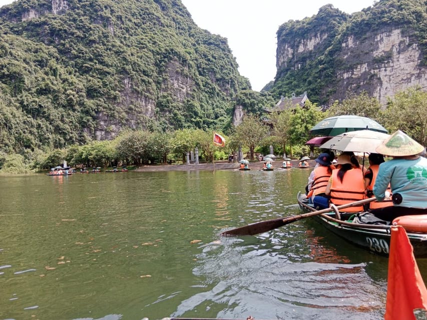 Group Tour: Ninh Binh - Hoa Lu - Trang An - Dining and Amenities