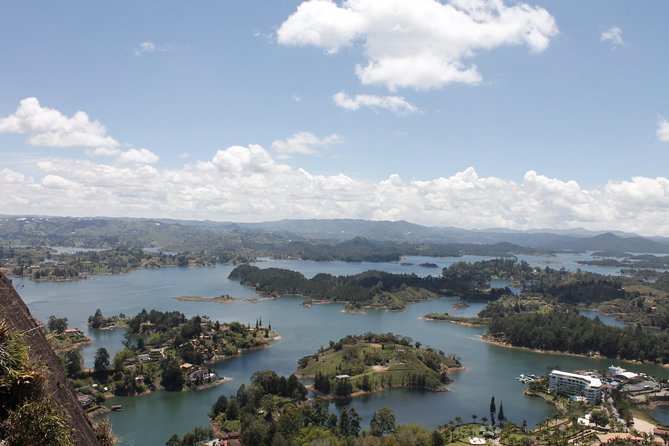 Guatape SEMI PRIVATE EXPERIENCE - Typical Menu and Vegetarian Options