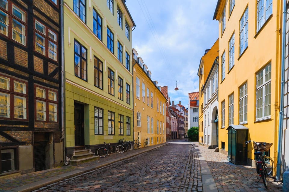 Guided Tour of Copenhagen Old Town, Nyhavn, Kings Garden - Meeting Point Details