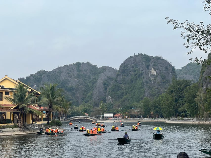 Ha Noi: Ninh Binh / Hoa Lu - Trang An/ Boat Trip & Cycling - Cultural and Natural Experience