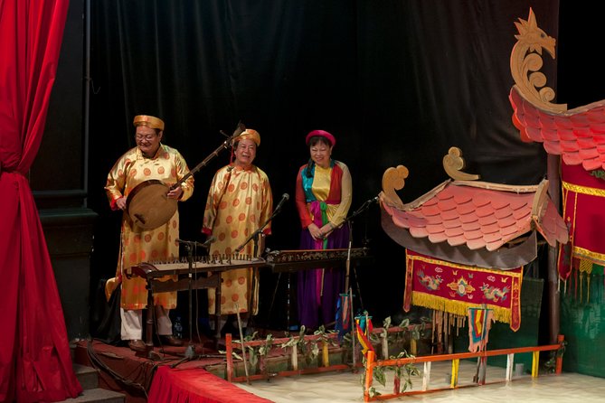 Ha Noi Water Puppet Show With Buffet Dinner - Dining at Sen Tay Ho