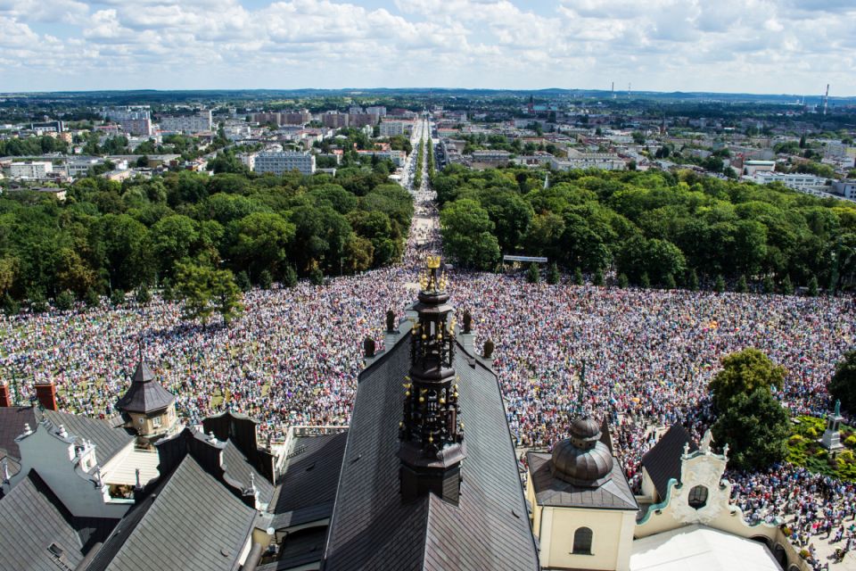 Half-Day Czestochowa Black Madonna Tour From Krakow - Transportation Details