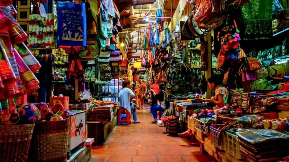 Half Day Phnom Penh Tour With Choeung Ek Genocidal - Important Information