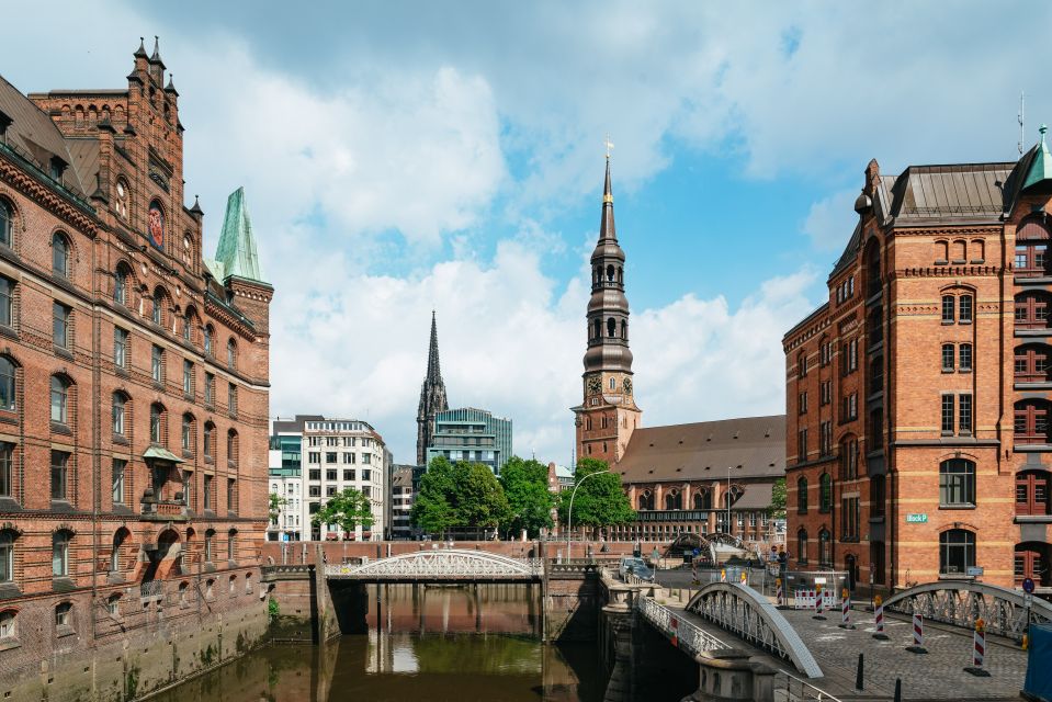 Hamburg: Line A Hop-On Hop-Off Sightseeing Tour - Accessibility Features