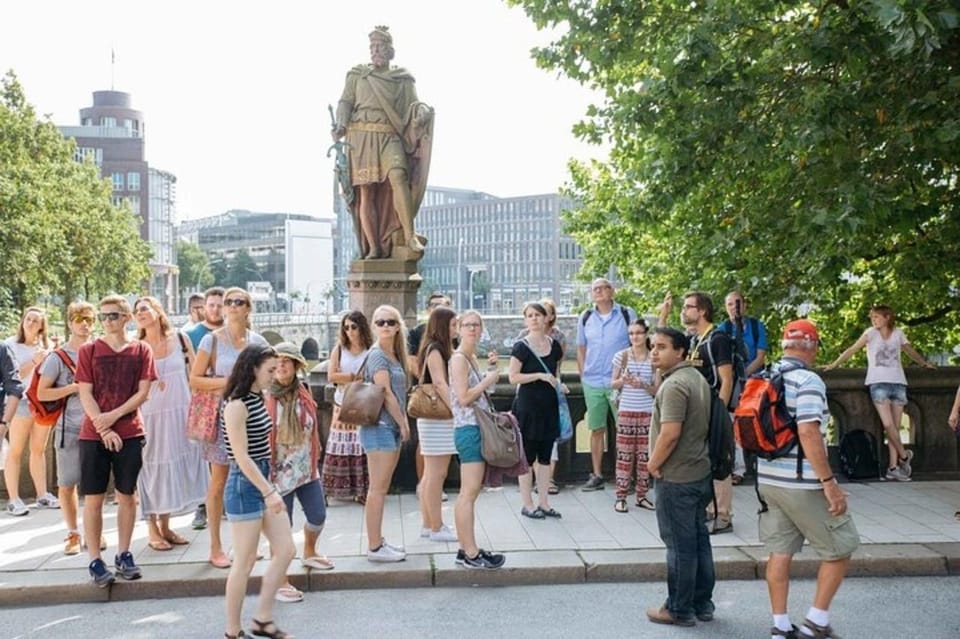 Hamburg : Old Town Walking Tour With a Guide - Accessibility and Inclusions